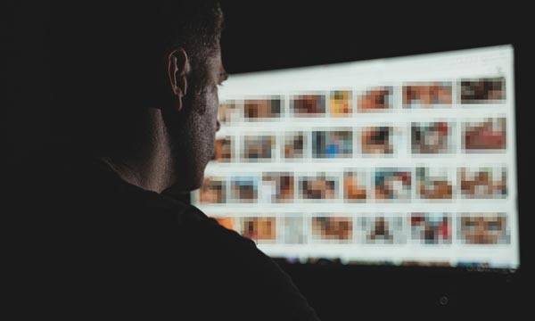 음란물 볼 때 도파민 분비… 많이 본 사람, ‘이렇게’ 변했다 기사요약